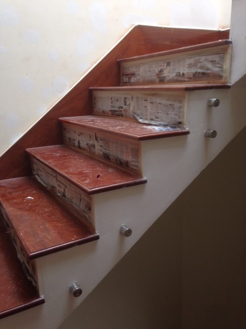 Cầu thang gỗ căm xe lan can kính tay vịn gỗ căm xe vuông 6cm - Ảnh 3