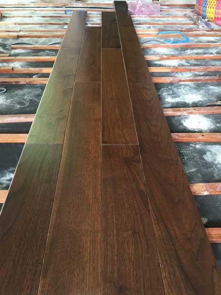 Sàn gỗ óc chó 15x120x900mm tiêu chuẩn AB - Ảnh 7