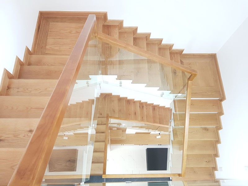 Bậc thang gỗ Sồi nga màu tự nhiên - Ảnh 2