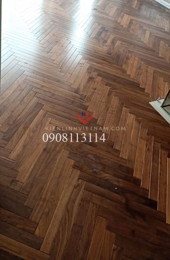 sàn engineer óc chó