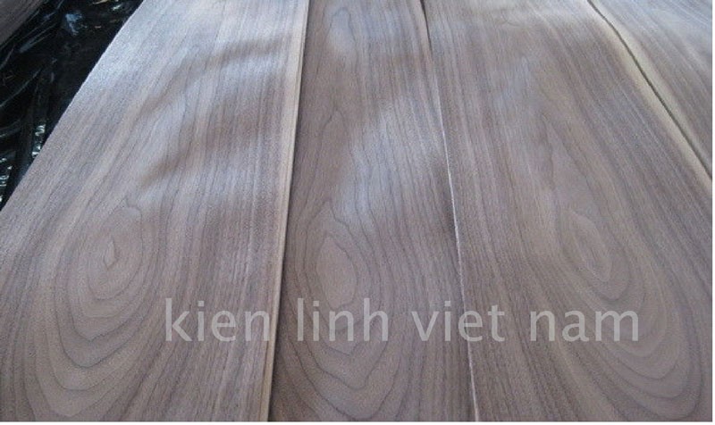 Sàn gỗ kỹ thuật óc chó Mỹ sơn UV 15/3x120x900mm - Ảnh 4