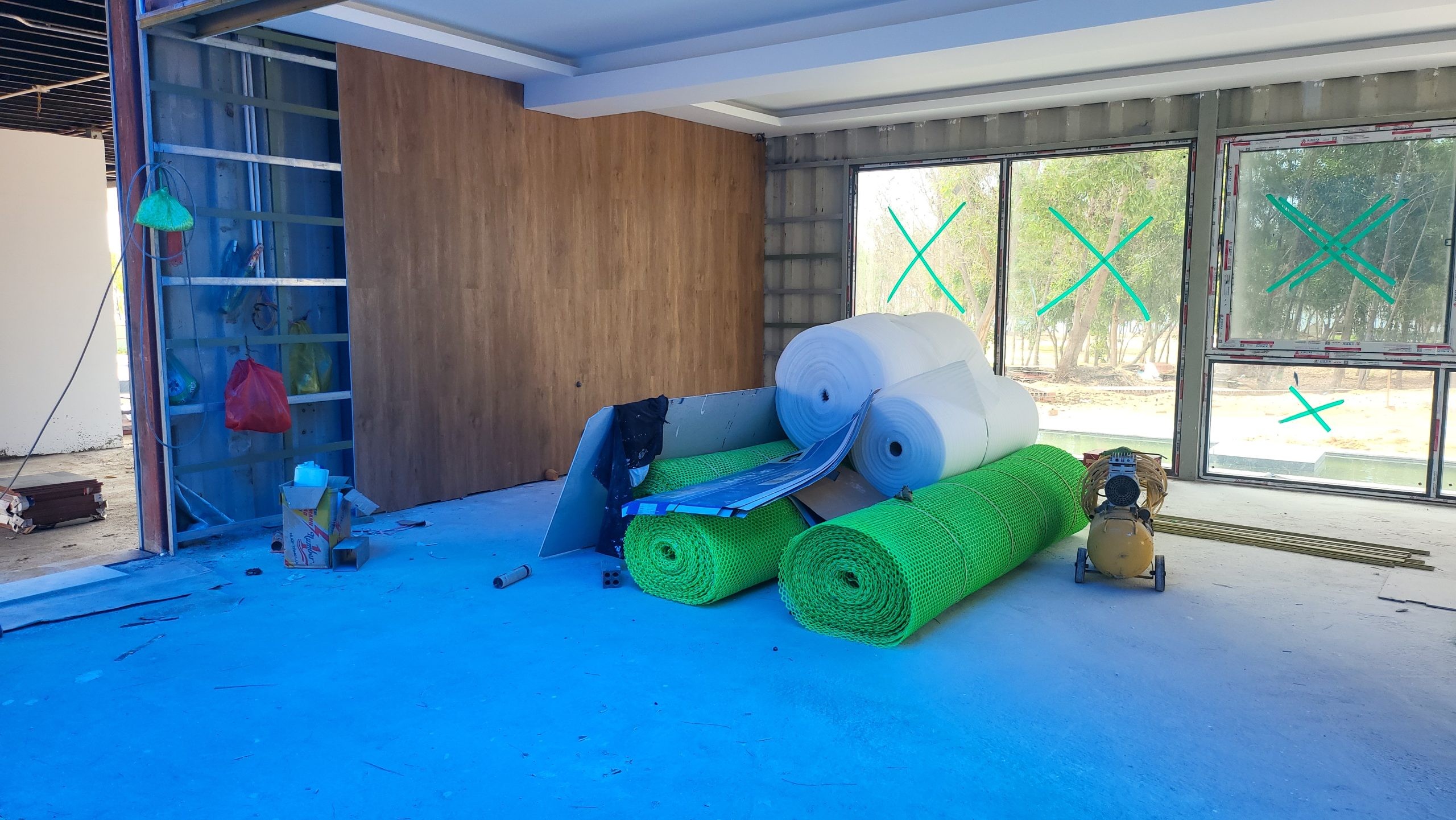 Lắp Đặt Ván Nhựa Giả Gỗ Công Trình Nhà Container Phan Thiết - Ảnh 6