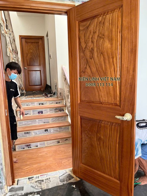 Cửa gỗ gõ đỏ phi, pano rộng 40cm nguyên tấm dày 3cm - Ảnh 3