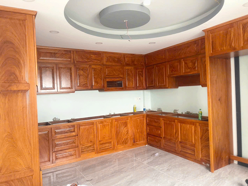 tủ bếp gỗ Gõ Đỏ tự nhiên
