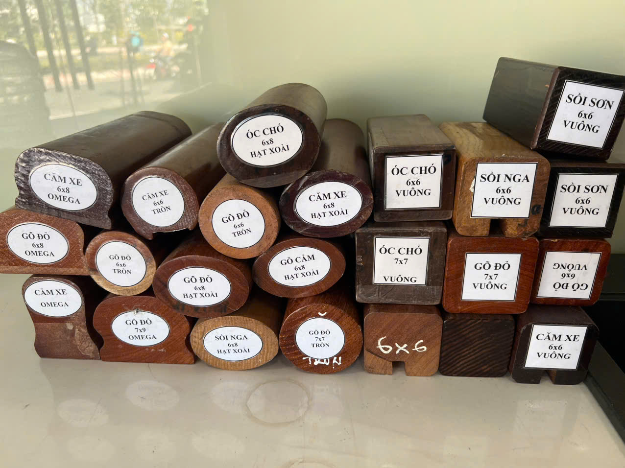 tay cau thang go tu nhien cac loai